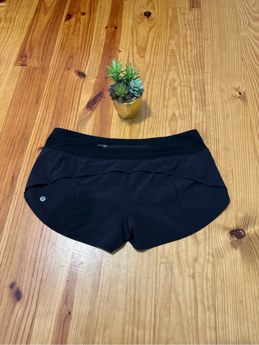 Lululemon Speed Up Low-Rise Lined Short 2.5in Black Women’s Size 10